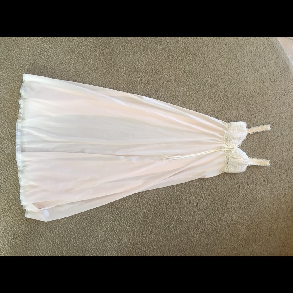 Gorgeous Vintage Night Gown!